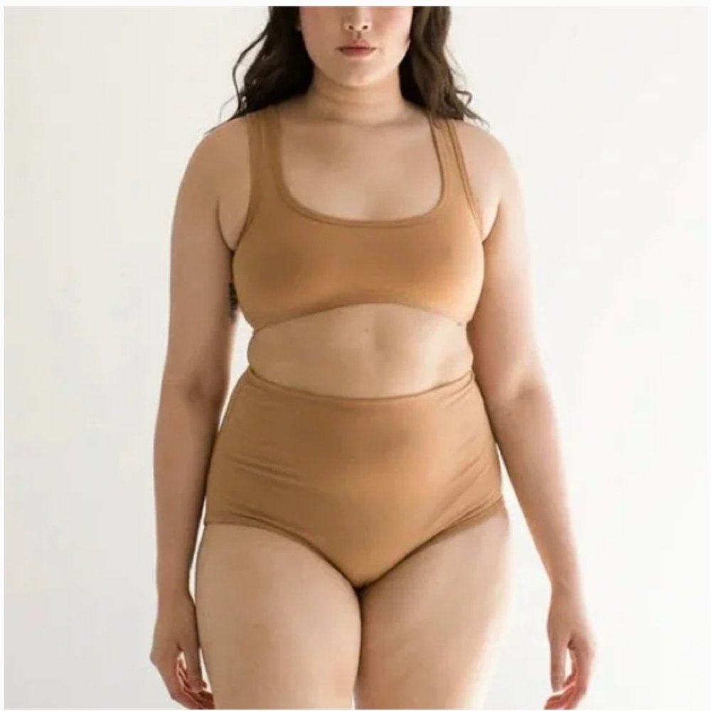 *ISO* ARQ bras, undies, tanks sizes S or M